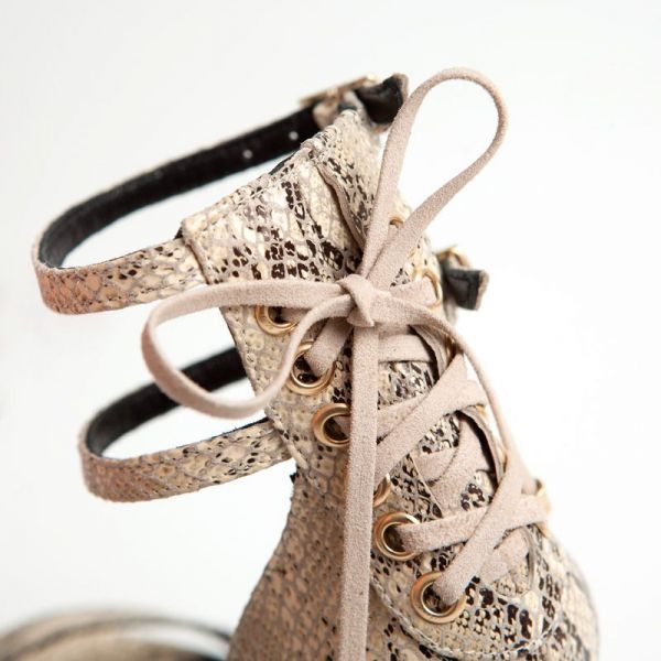 Sandalia de tacon de mas34 maria piel grabado serpiente piton para invitadas boda, bautizo, comunión, graduación